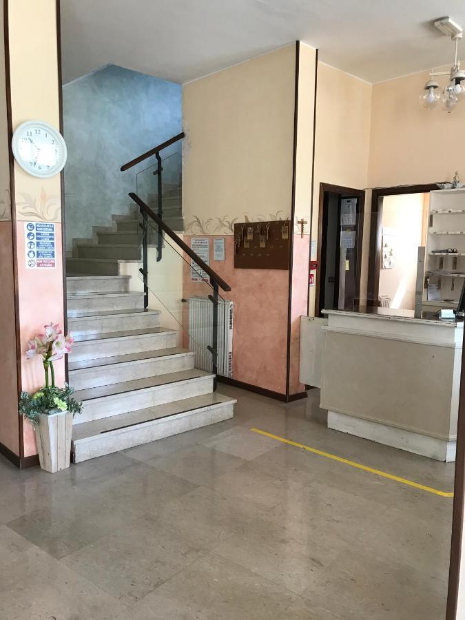 Albergo Villa Angela Toscolano Maderno Ngoại thất bức ảnh