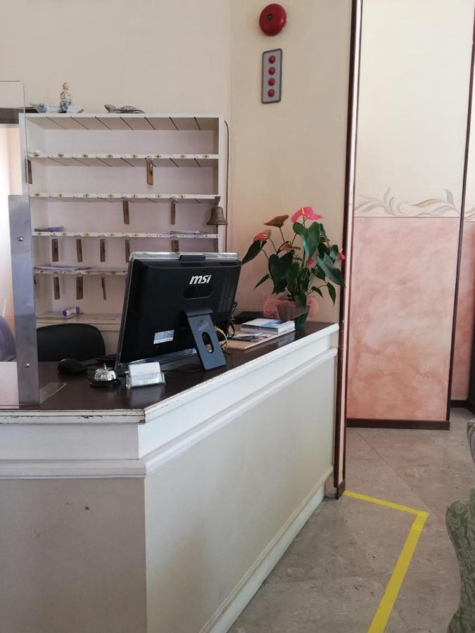 Albergo Villa Angela Toscolano Maderno Ngoại thất bức ảnh
