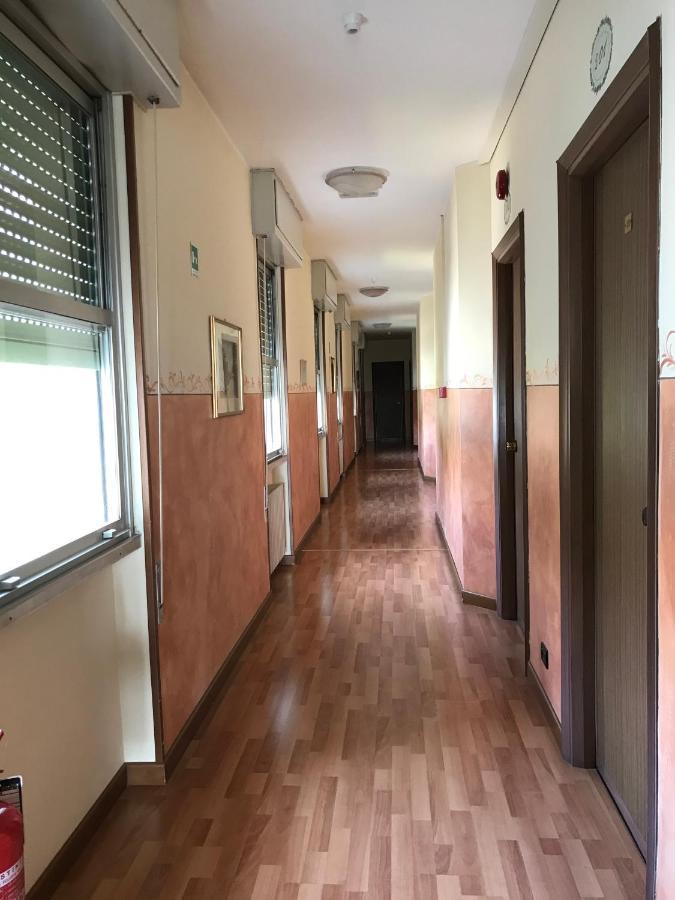 Albergo Villa Angela Toscolano Maderno Ngoại thất bức ảnh